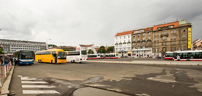 Estação de ônibus Na Knížecí, em Praga