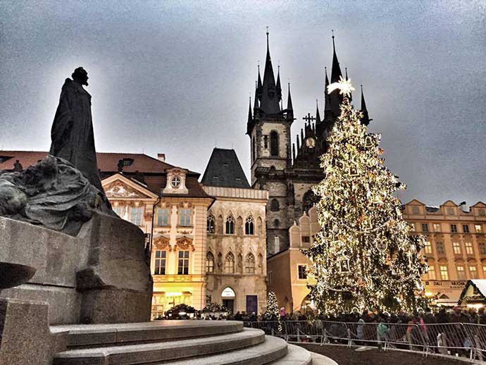 Natal em Praga: Árvore de Natal na Praça da Cidade Velha, em 2016