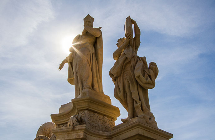 Ponte Carlos, em Praga: estátua de São Francisco Borja