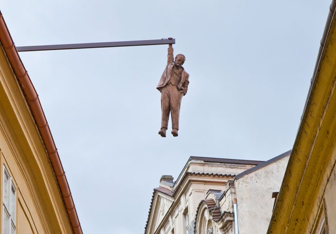 hanging man david cerny praga
