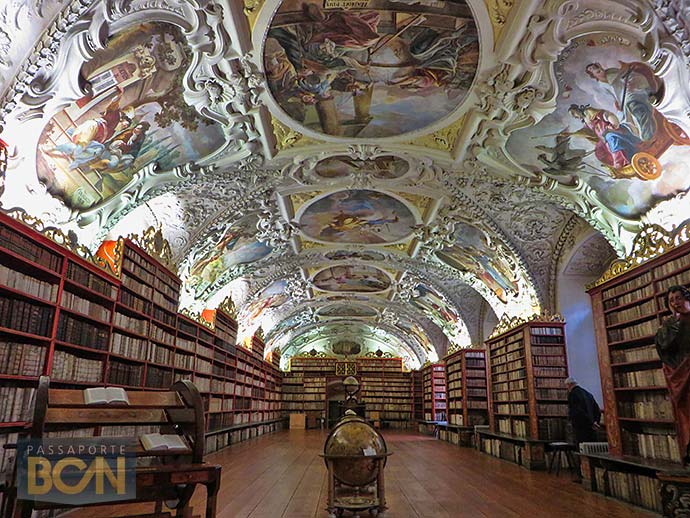 O que fazer em Praga: uma das bibliotecas do Mosteiro de Strahov