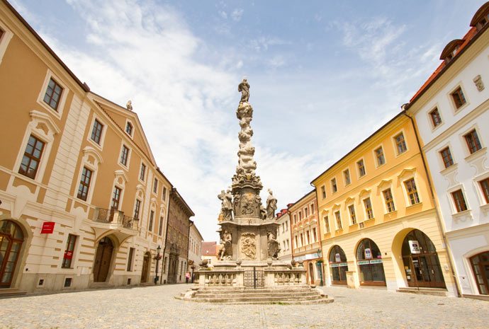 A Coluna da Peste, no meio de mais uma linda praça de Kutná Hora