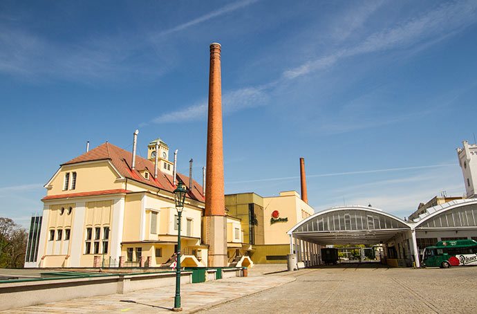 Prédio da fábrica da cerveja Pilsner Urquell, em Pilsen (Plzen)