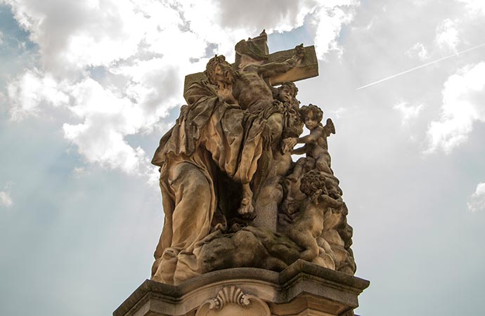 Ponte Carlos, em Praga: estátua de Santa Lutgarda