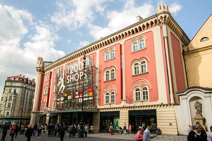Lojas e liquidações em Praga: shopping Paladium