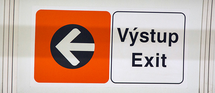 Metrô de Praga: placa de orientação para saída